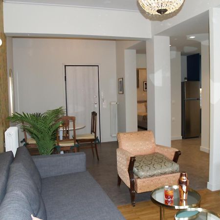 Mrs Holiday Apartment 아테네 외부 사진