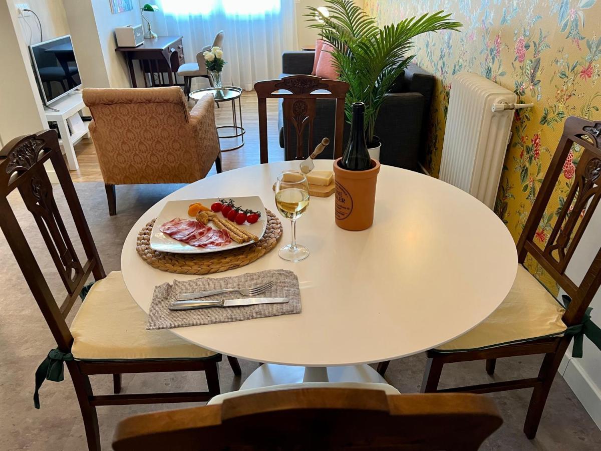 Mrs Holiday Apartment 아테네 외부 사진